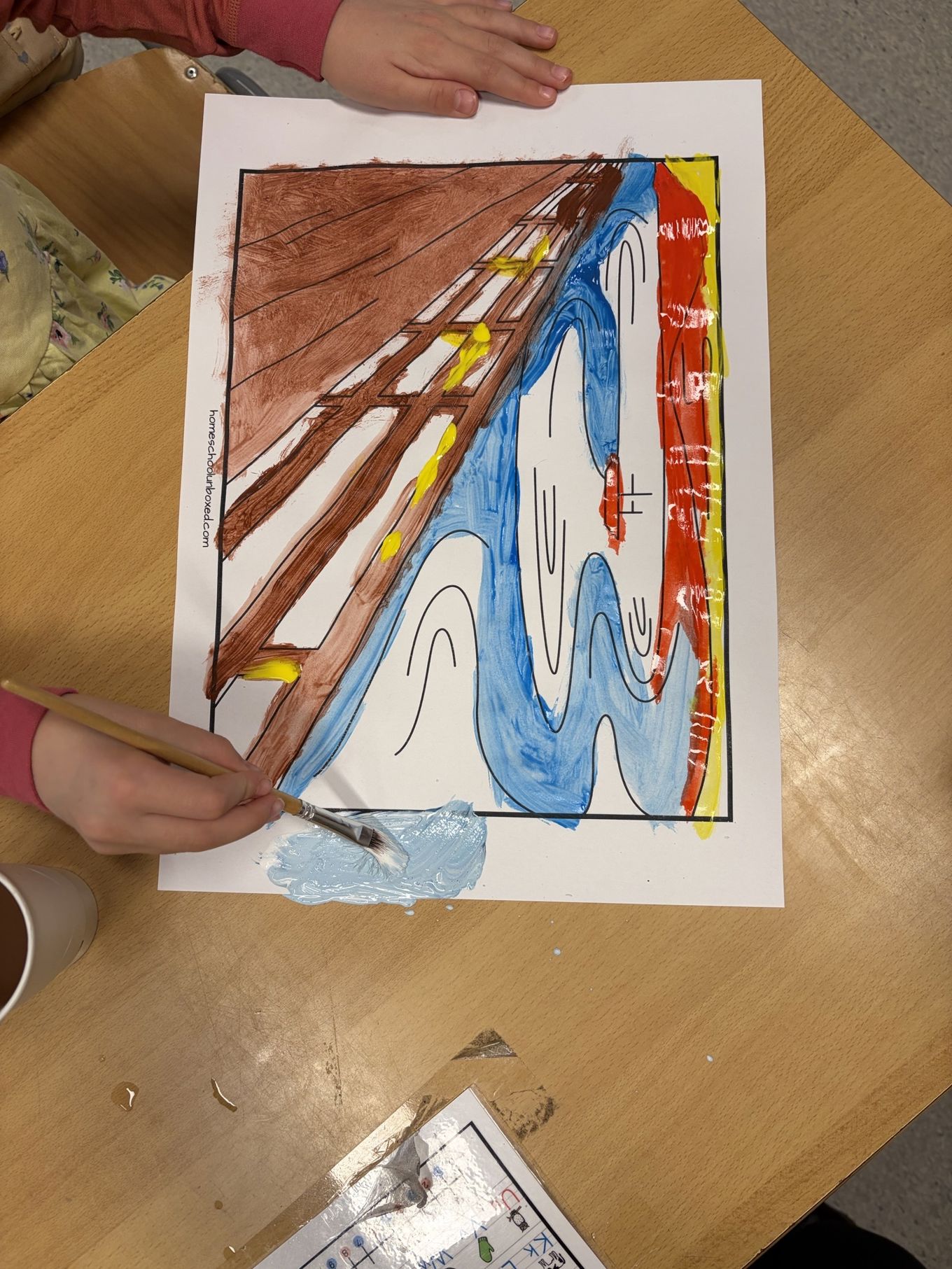 Foto: Trasop skole Et maleri på et bord