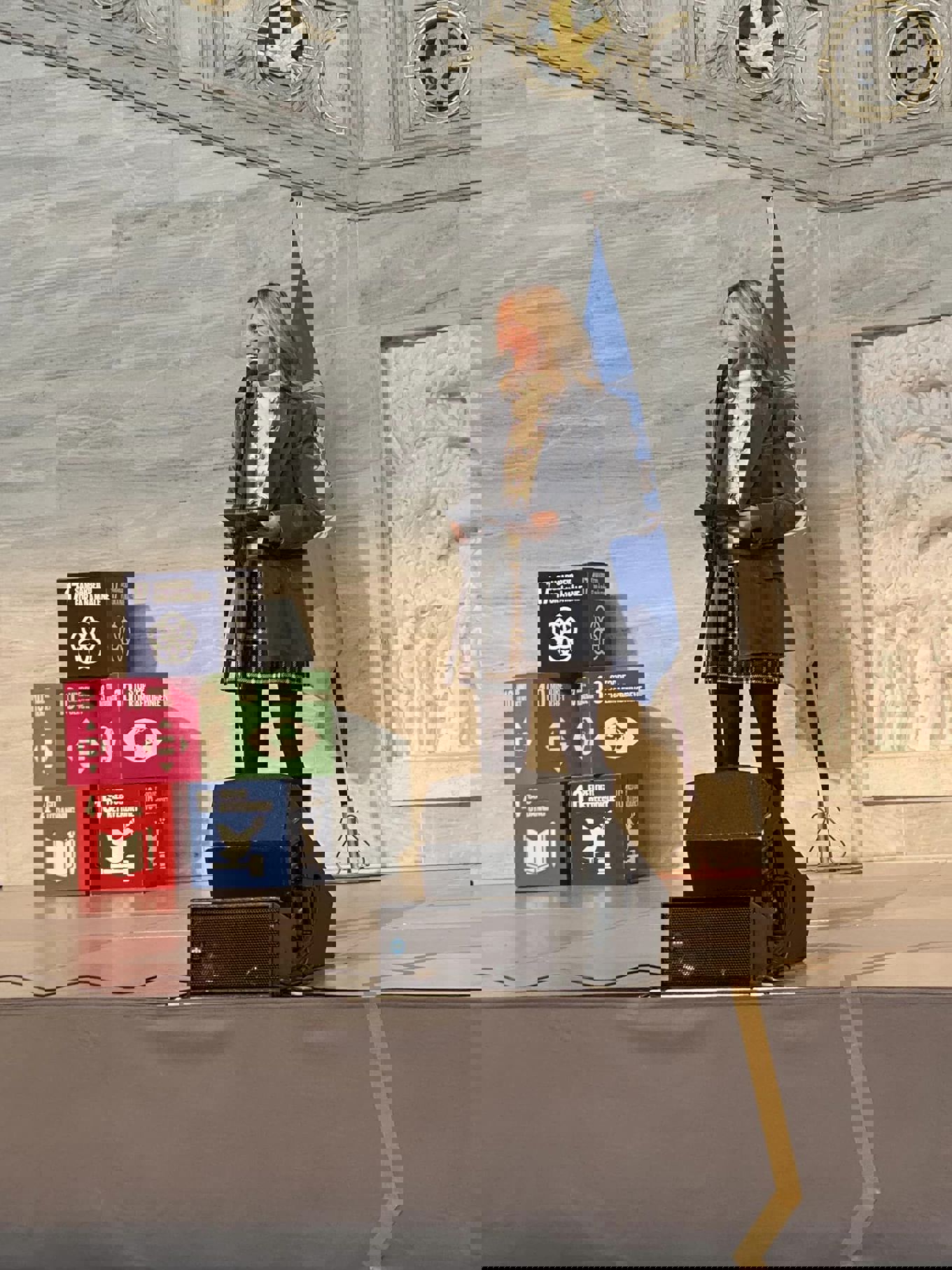 Foto: Trasop skole ordfører i oslo som taler til elevene i Oslo rådhus